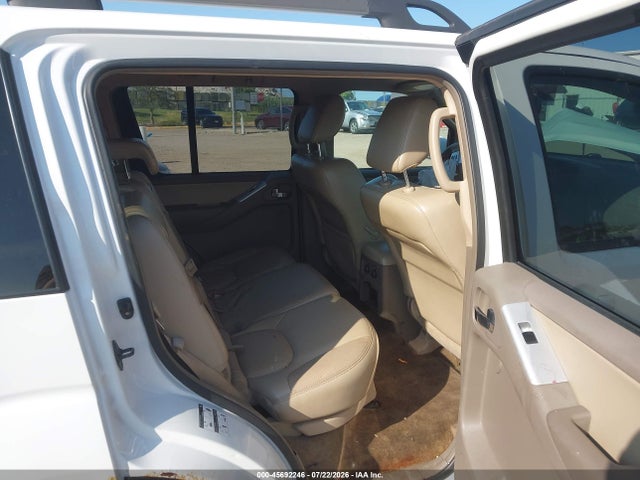 2011 Nissan Pathfinder Silver მანქანა იყიდება აუქციონზე, vin: 5N1AR1NB1BC611162, აუქციონის ნომერი: 45692246