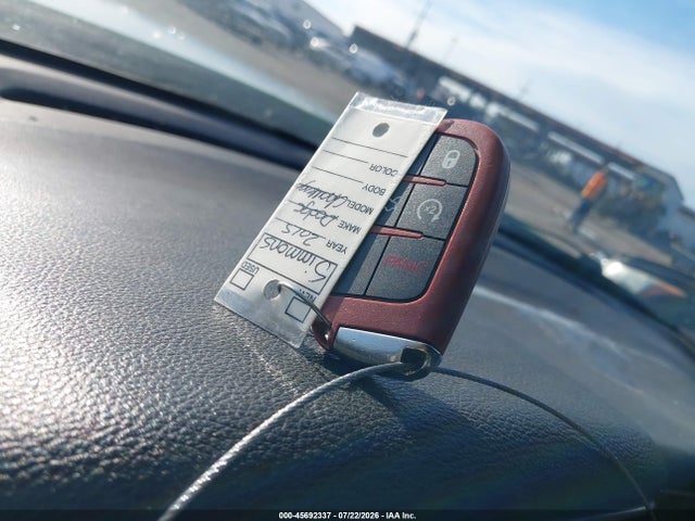 2015 Dodge Challenger R/t მანქანა იყიდება აუქციონზე, vin: 2C3CDZAT8FH712084, აუქციონის ნომერი: 45692337