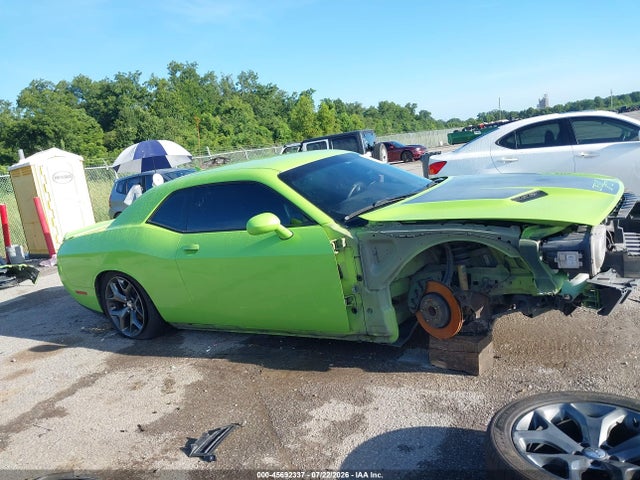 2015 Dodge Challenger R/t მანქანა იყიდება აუქციონზე, vin: 2C3CDZAT8FH712084, აუქციონის ნომერი: 45692337