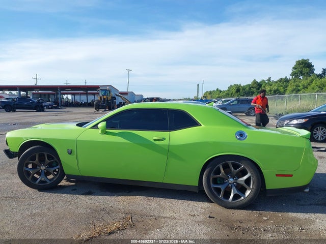 2015 Dodge Challenger R/t მანქანა იყიდება აუქციონზე, vin: 2C3CDZAT8FH712084, აუქციონის ნომერი: 45692337