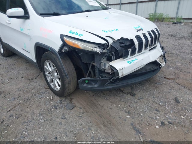 45692364 :رقم المزاد ، 1C4PJLCB5FW770999 vin ، 2015 Jeep Cherokee Latitude مزاد بيع