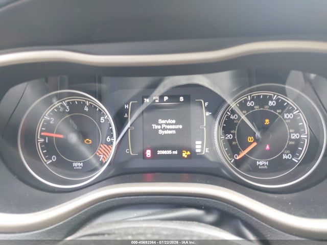 45692364 :رقم المزاد ، 1C4PJLCB5FW770999 vin ، 2015 Jeep Cherokee Latitude مزاد بيع