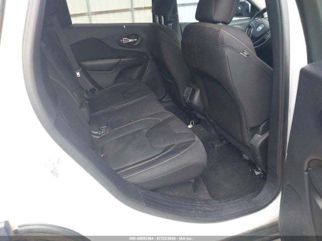 45692364 :رقم المزاد ، 1C4PJLCB5FW770999 vin ، 2015 Jeep Cherokee Latitude مزاد بيع