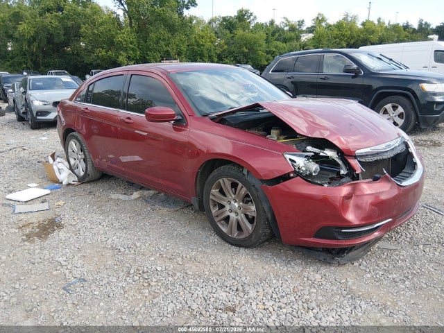 45692580 :رقم المزاد ، 1C3CCBBB7DN633428 vin ، 2013 Chrysler 200 Touring مزاد بيع