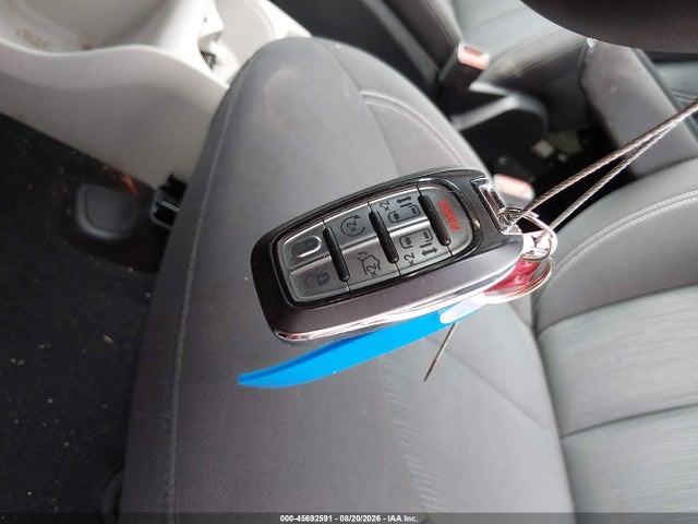 2022 Chrysler Voyager Lx მანქანა იყიდება აუქციონზე, vin: 2C4RC1CG6NR166498, აუქციონის ნომერი: 45692591