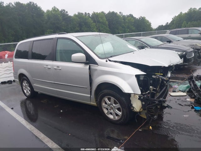 2010 Chrysler Town & Country Touring მანქანა იყიდება აუქციონზე, vin: 2A4RR5D1XAR460460, აუქციონის ნომერი: 45692682