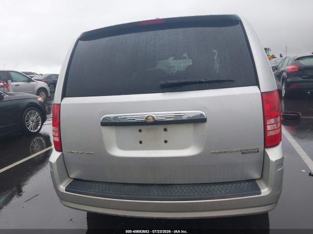 2010 Chrysler Town & Country Touring მანქანა იყიდება აუქციონზე, vin: 2A4RR5D1XAR460460, აუქციონის ნომერი: 45692682