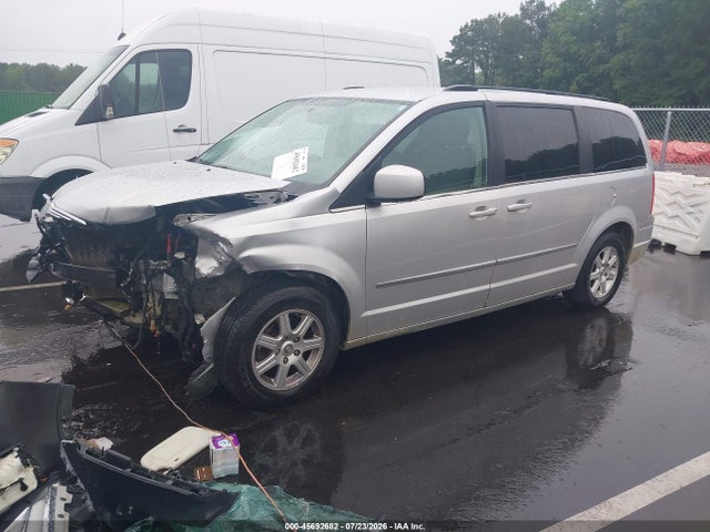 2010 Chrysler Town & Country Touring მანქანა იყიდება აუქციონზე, vin: 2A4RR5D1XAR460460, აუქციონის ნომერი: 45692682