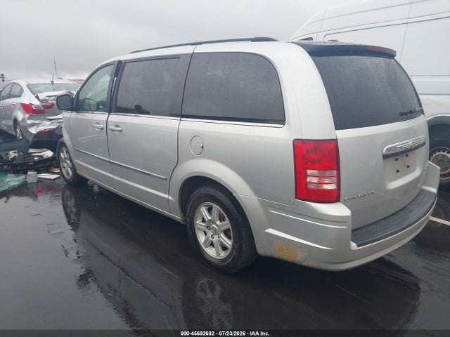 2010 Chrysler Town & Country Touring მანქანა იყიდება აუქციონზე, vin: 2A4RR5D1XAR460460, აუქციონის ნომერი: 45692682