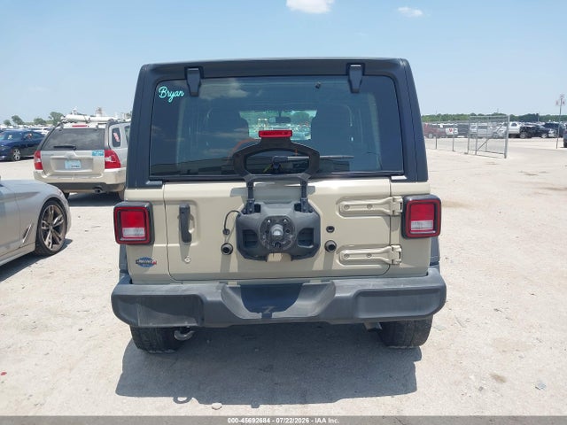45692684 :رقم المزاد ، 1C4HJXDN0NW256156 vin ، 2022 Jeep Wrangler Unlimited Sport 4x4 مزاد بيع
