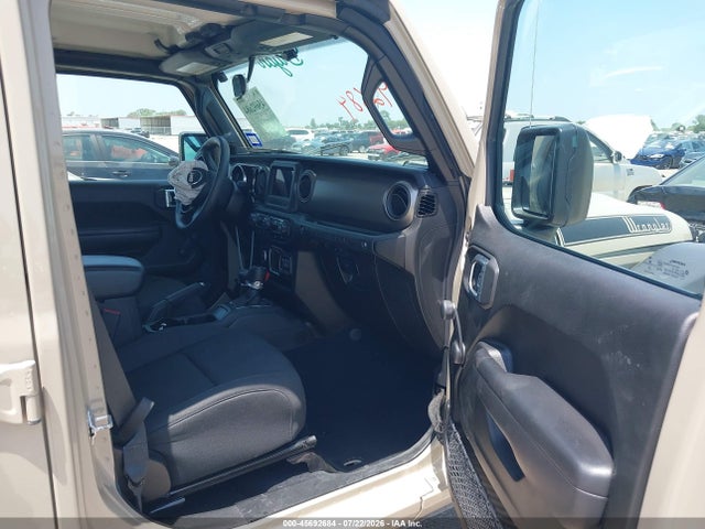 45692684 :رقم المزاد ، 1C4HJXDN0NW256156 vin ، 2022 Jeep Wrangler Unlimited Sport 4x4 مزاد بيع