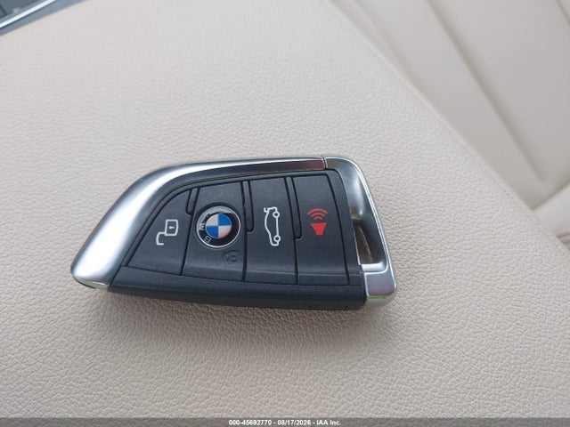 45692770 :رقم المزاد ، 3MW5R7J01L8B32341 vin ، 2020 Bmw 330i Xdrive مزاد بيع