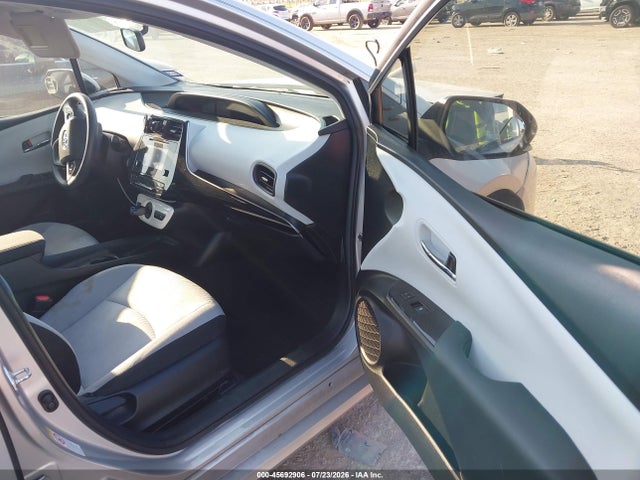 Продаж на аукціоні авто 2016 Toyota Prius Two, vin: JTDKBRFUXG3501682, номер лоту: 45692906