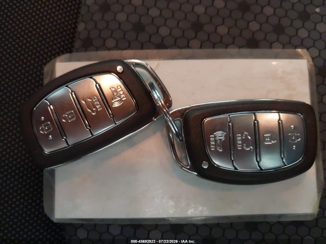 45692922 :رقم المزاد ، KMHC65LC1KU106804 vin ، 2019 Hyundai Ioniq Hybrid Blue مزاد بيع