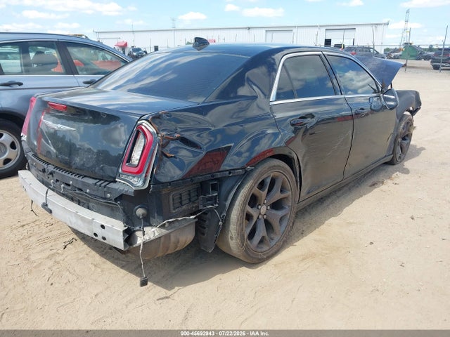 45692943 :رقم المزاد ، 2C3CCARG7HH518970 vin ، 2017 Chrysler 300 Limited Awd مزاد بيع
