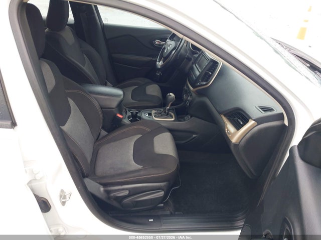 1C4PJLAB6GW107011 Jeep Cherokee Sport