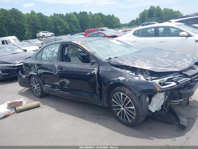 Продаж на аукціоні авто 2016 Volkswagen Jetta 1.8t Sport, vin: 3VWD17AJ4GM327939, номер лоту: 45692974