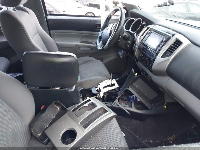 Продаж на аукціоні авто 2015 Toyota Tacoma Base V6, vin: 5TFLU4EN5FX111236, номер лоту: 45693048