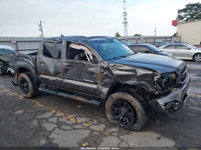 Продаж на аукціоні авто 2015 Toyota Tacoma Base V6, vin: 5TFLU4EN5FX111236, номер лоту: 45693048