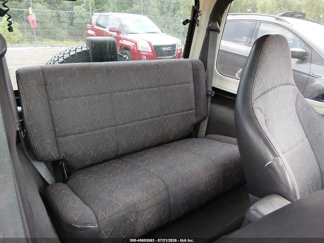 Продажа на аукционе авто 2001 Jeep Wrangler Sport, vin: 1J4FA49S51P352383, номер лота: 45693063