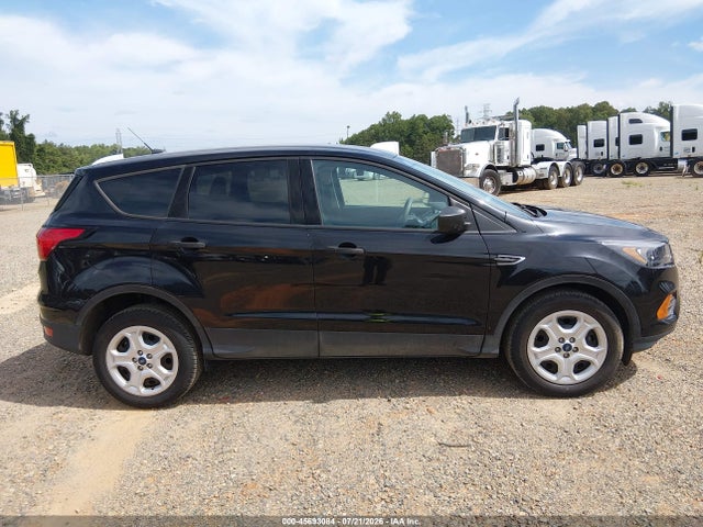 2019 Ford Escape S მანქანა იყიდება აუქციონზე, vin: 1FMCU0F7XKUC10912, აუქციონის ნომერი: 45693084