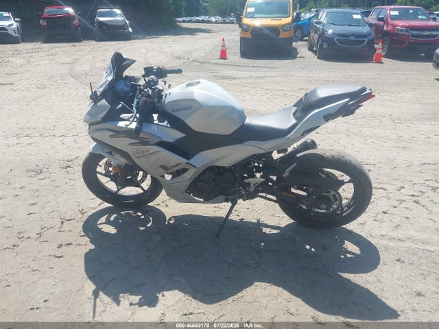 Kawasaki EX500 2025 ML5EXGG17SDA70130 Image 14