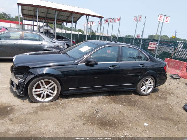45693185 :رقم المزاد ، WDDGF8AB7DR278316 vin ، 2013 Mercedes-benz C 300 Luxury 4matic/sport 4matic مزاد بيع