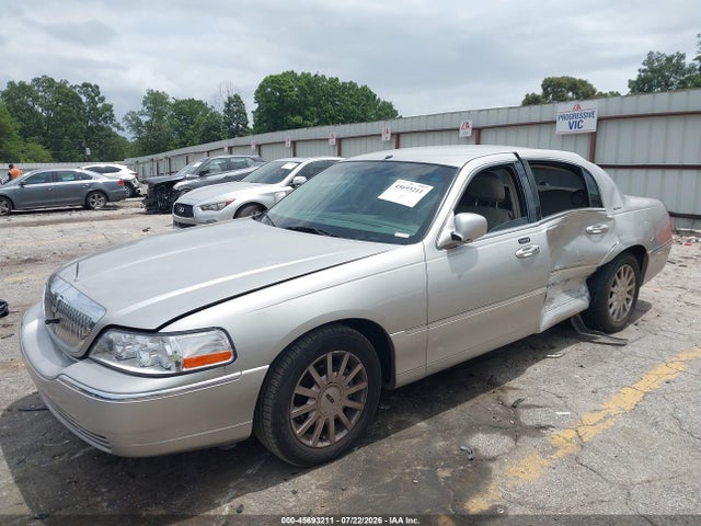 Продаж на аукціоні авто 2006 Lincoln Town Car Signature, vin: 1LNHM81W86Y603941, номер лоту: 45693211