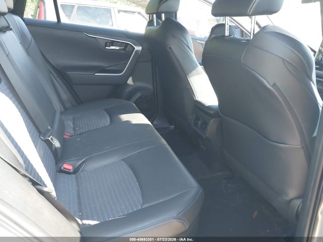 45693301 :رقم المزاد ، 4T3E6RFV8MU040467 vin ، 2021 Toyota Rav4 Hybrid Xse مزاد بيع