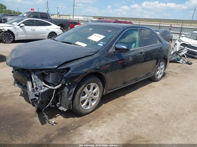 2013 Toyota Camry Le მანქანა იყიდება აუქციონზე, vin: 4T1BF1FK0DU256381, აუქციონის ნომერი: 45693306