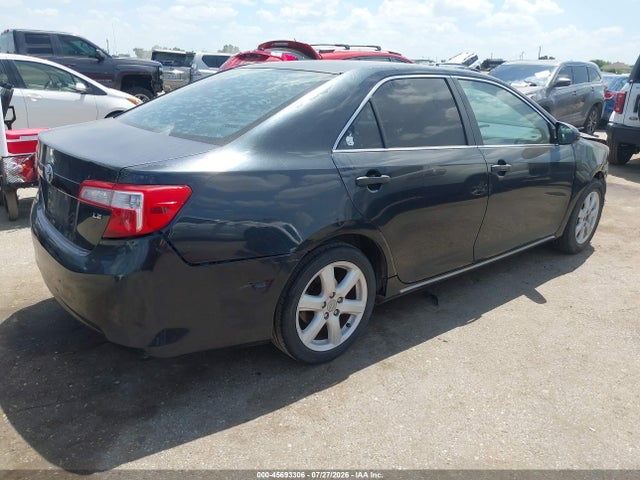 2013 Toyota Camry Le მანქანა იყიდება აუქციონზე, vin: 4T1BF1FK0DU256381, აუქციონის ნომერი: 45693306