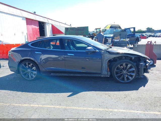 2016 Tesla Model S 60d/70d/75d/85d/90d მანქანა იყიდება აუქციონზე, vin: 5YJSA1E21GF133917, აუქციონის ნომერი: 45693318