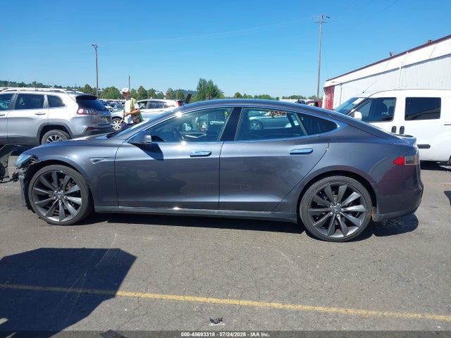 2016 Tesla Model S 60d/70d/75d/85d/90d მანქანა იყიდება აუქციონზე, vin: 5YJSA1E21GF133917, აუქციონის ნომერი: 45693318