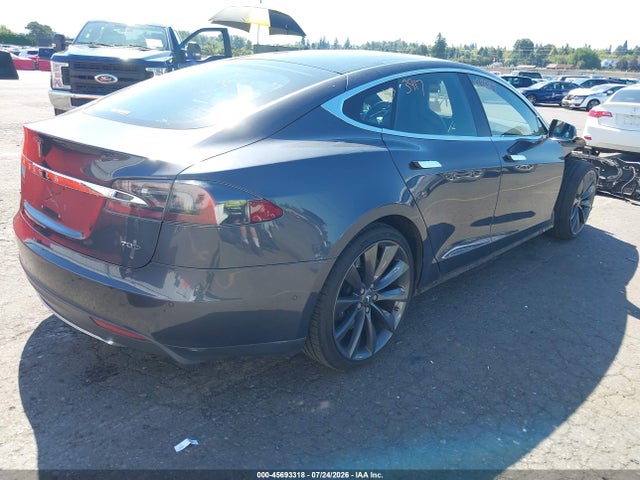 2016 Tesla Model S 60d/70d/75d/85d/90d მანქანა იყიდება აუქციონზე, vin: 5YJSA1E21GF133917, აუქციონის ნომერი: 45693318