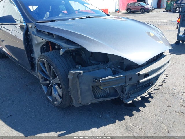 2016 Tesla Model S 60d/70d/75d/85d/90d მანქანა იყიდება აუქციონზე, vin: 5YJSA1E21GF133917, აუქციონის ნომერი: 45693318