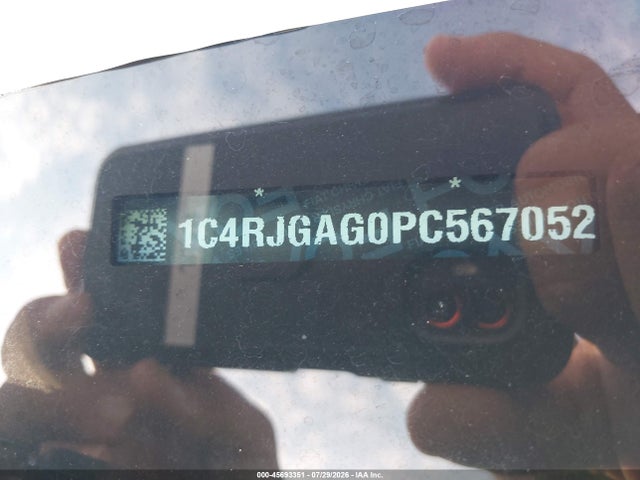 45693351 :رقم المزاد ، 1C4RJGAG0PC567052 vin ، 2023 Jeep Grand Cherokee Laredo 4x2 مزاد بيع