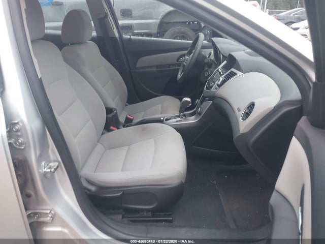 1G1PC5SB8F7230640 Chevrolet Cruze 1lt Auto