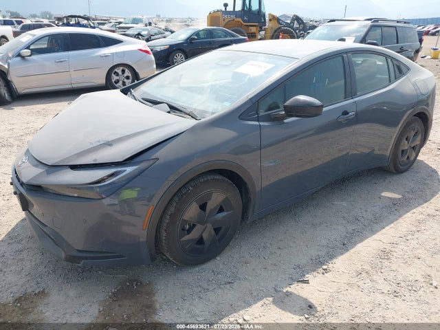 Toyota Prius Le 2026 JTDACAAU5T3079249 Image 2