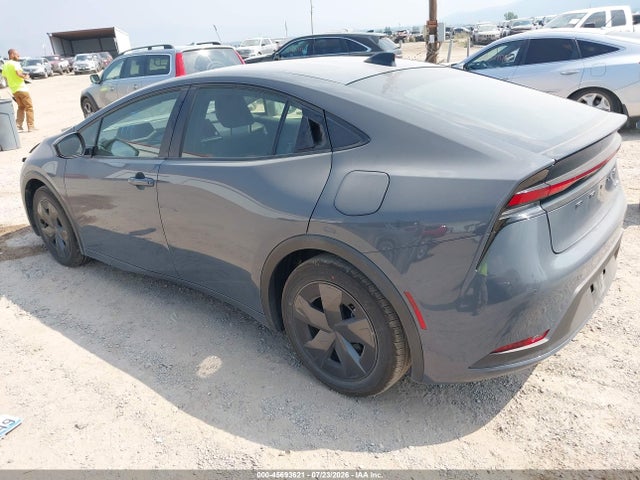 Toyota Prius Le 2026 JTDACAAU5T3079249 Image 3