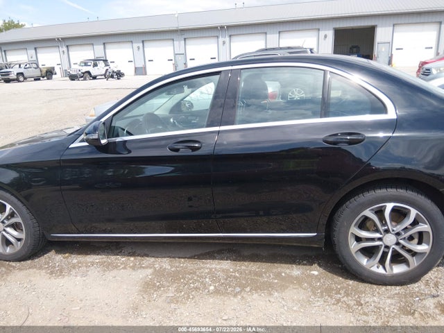 Продаж на аукціоні авто 2016 Mercedes-benz C 300 4matic, vin: 55SWF4KB2GU165654, номер лоту: 45693654