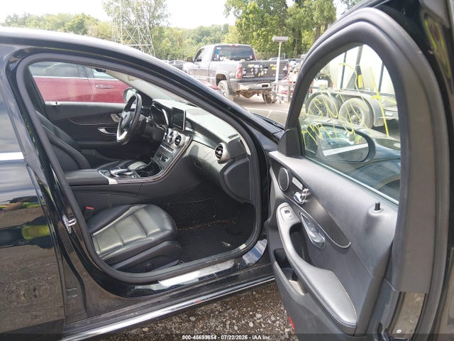 Продаж на аукціоні авто 2016 Mercedes-benz C 300 4matic, vin: 55SWF4KB2GU165654, номер лоту: 45693654