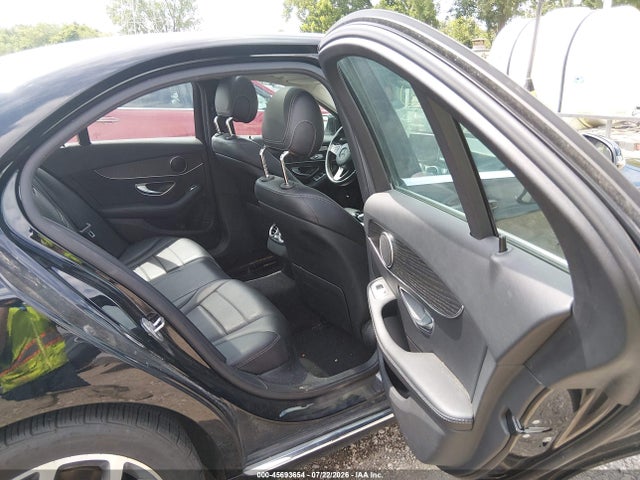 Продаж на аукціоні авто 2016 Mercedes-benz C 300 4matic, vin: 55SWF4KB2GU165654, номер лоту: 45693654