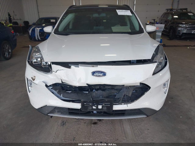 2022 Ford Escape Titanium მანქანა იყიდება აუქციონზე, vin: 1FMCU9J93NUA77914, აუქციონის ნომერი: 45693667