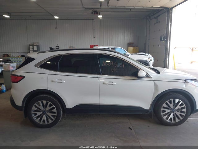 2022 Ford Escape Titanium მანქანა იყიდება აუქციონზე, vin: 1FMCU9J93NUA77914, აუქციონის ნომერი: 45693667