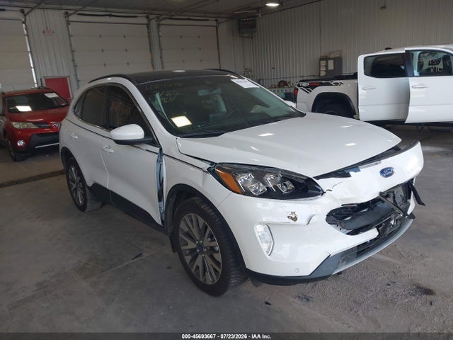 2022 Ford Escape Titanium მანქანა იყიდება აუქციონზე, vin: 1FMCU9J93NUA77914, აუქციონის ნომერი: 45693667