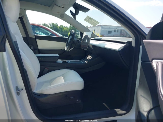 Продаж на аукціоні авто 2021 Tesla Model Y Long Range Dual Motor All-wheel Drive, vin: 5YJYGDEEXMF311694, номер лоту: 45693741