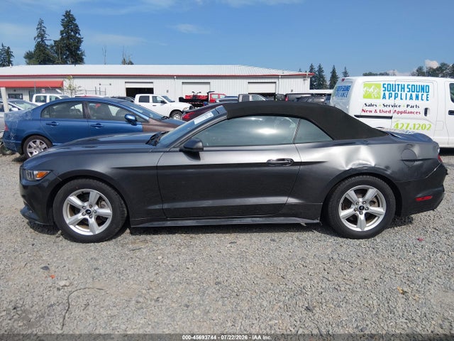 1FATP8EM6H5303095 Ford Mustang V6
