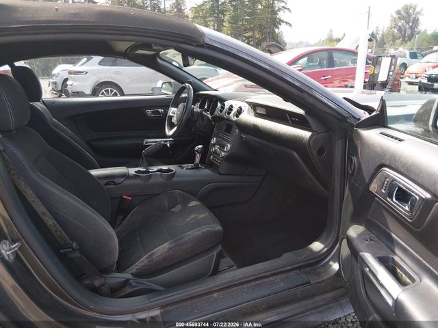 1FATP8EM6H5303095 Ford Mustang V6