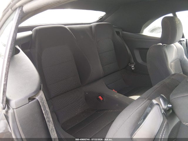 1FATP8EM6H5303095 Ford Mustang V6