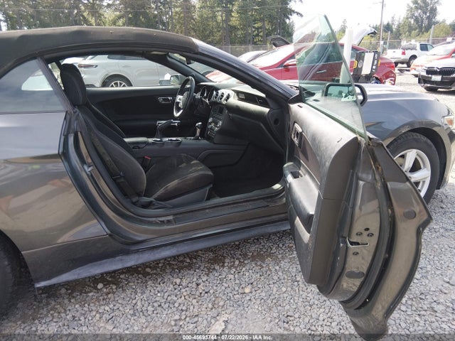 1FATP8EM6H5303095 Ford Mustang V6